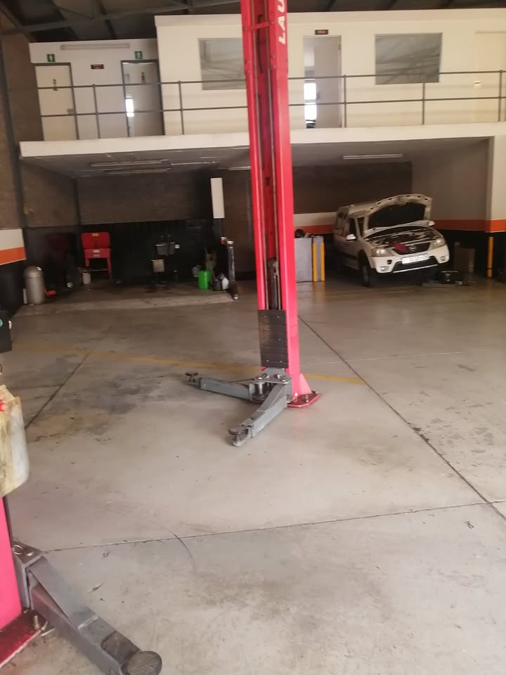 Franchise Automotive Service Workshop
